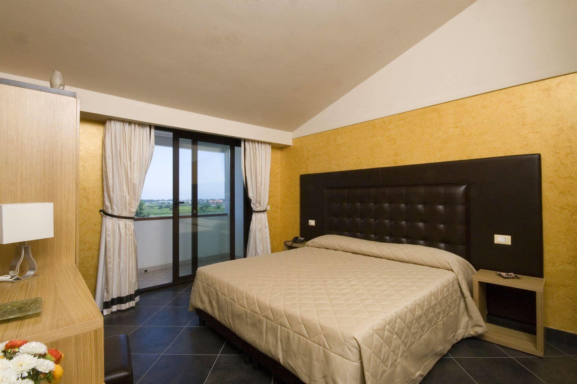 Hotel Briganti Квалиано Экстерьер фото